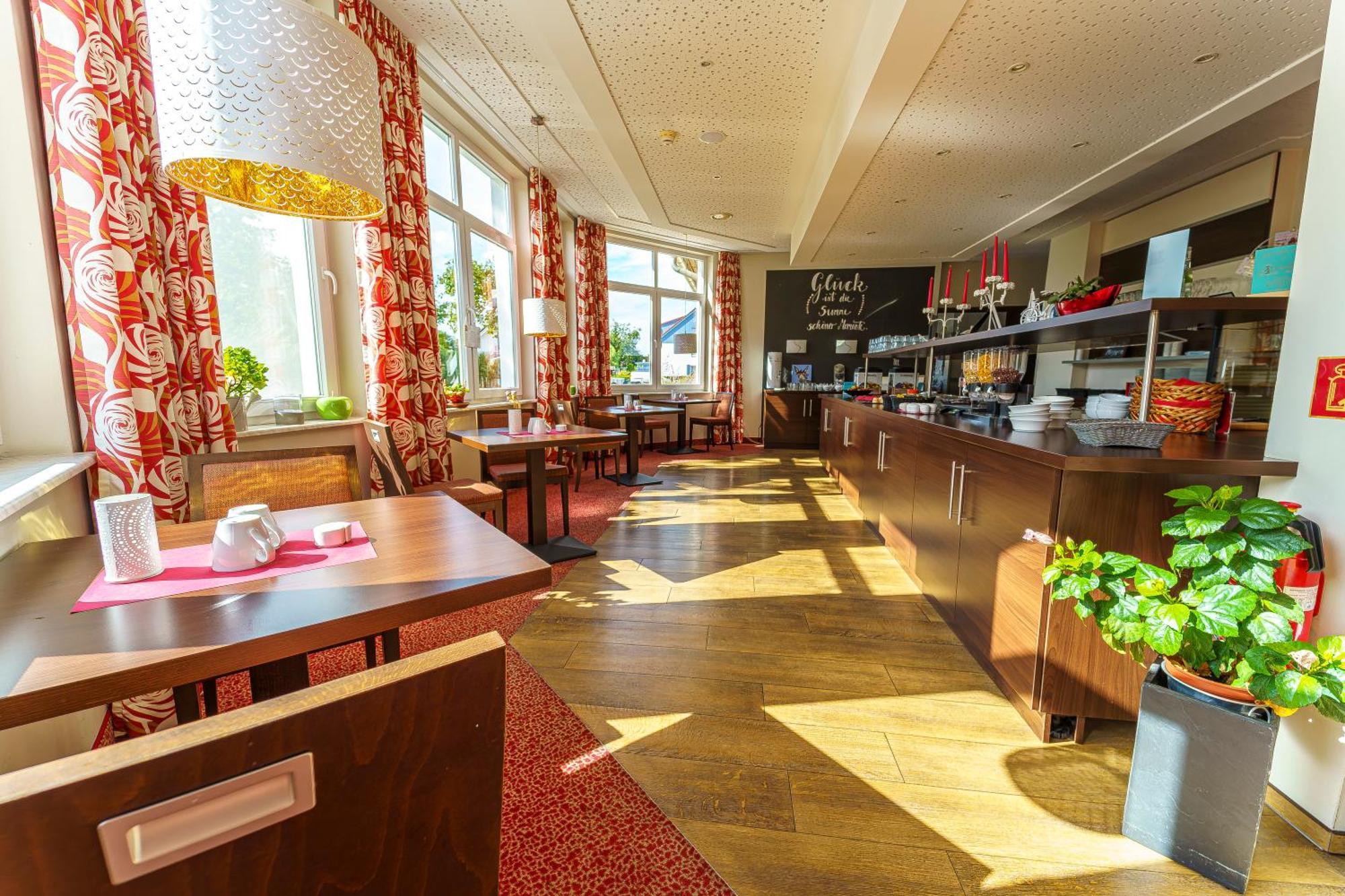 Seehotel am Suedhorn Wendisch Rietz Exterior foto