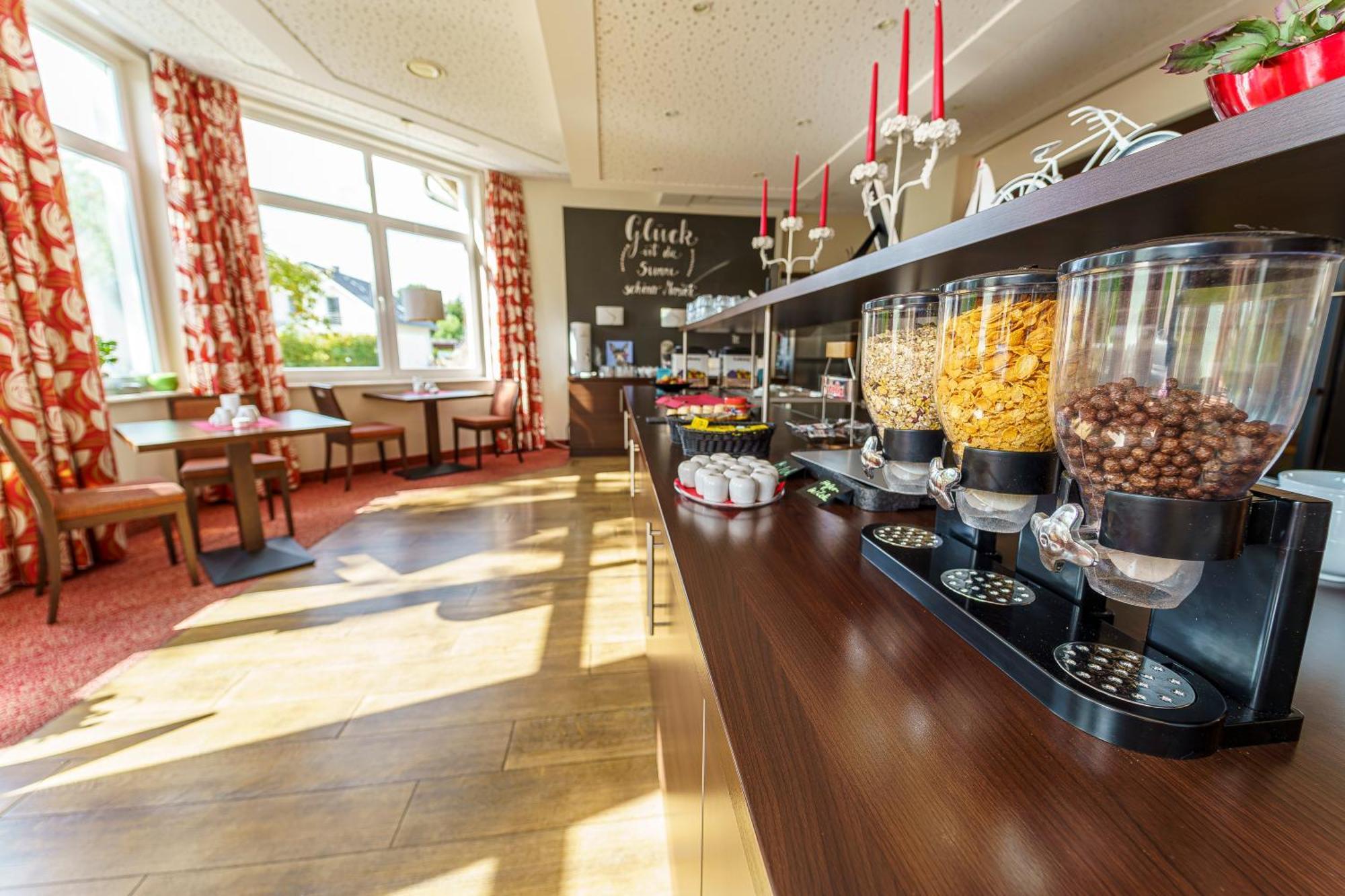 Seehotel am Suedhorn Wendisch Rietz Exterior foto
