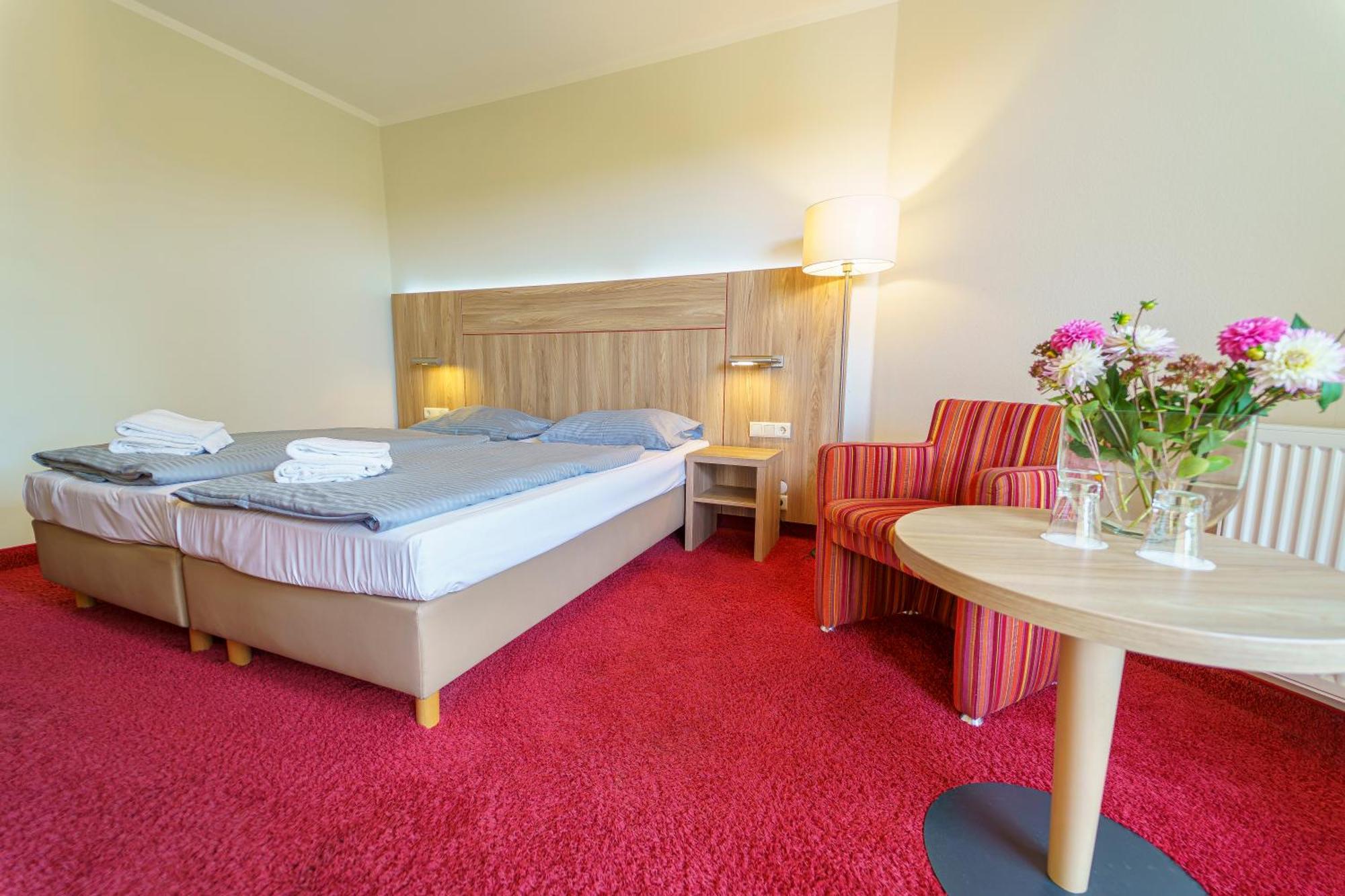 Seehotel am Suedhorn Wendisch Rietz Exterior foto