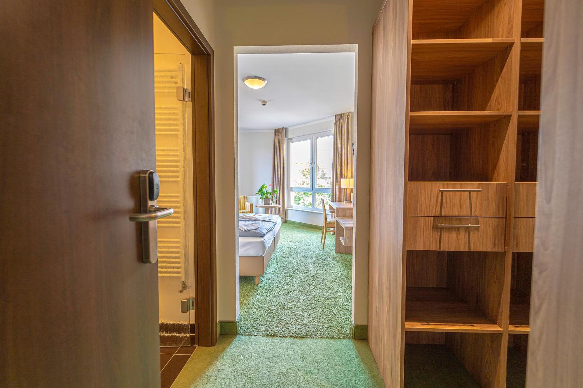 Seehotel am Suedhorn Wendisch Rietz Exterior foto
