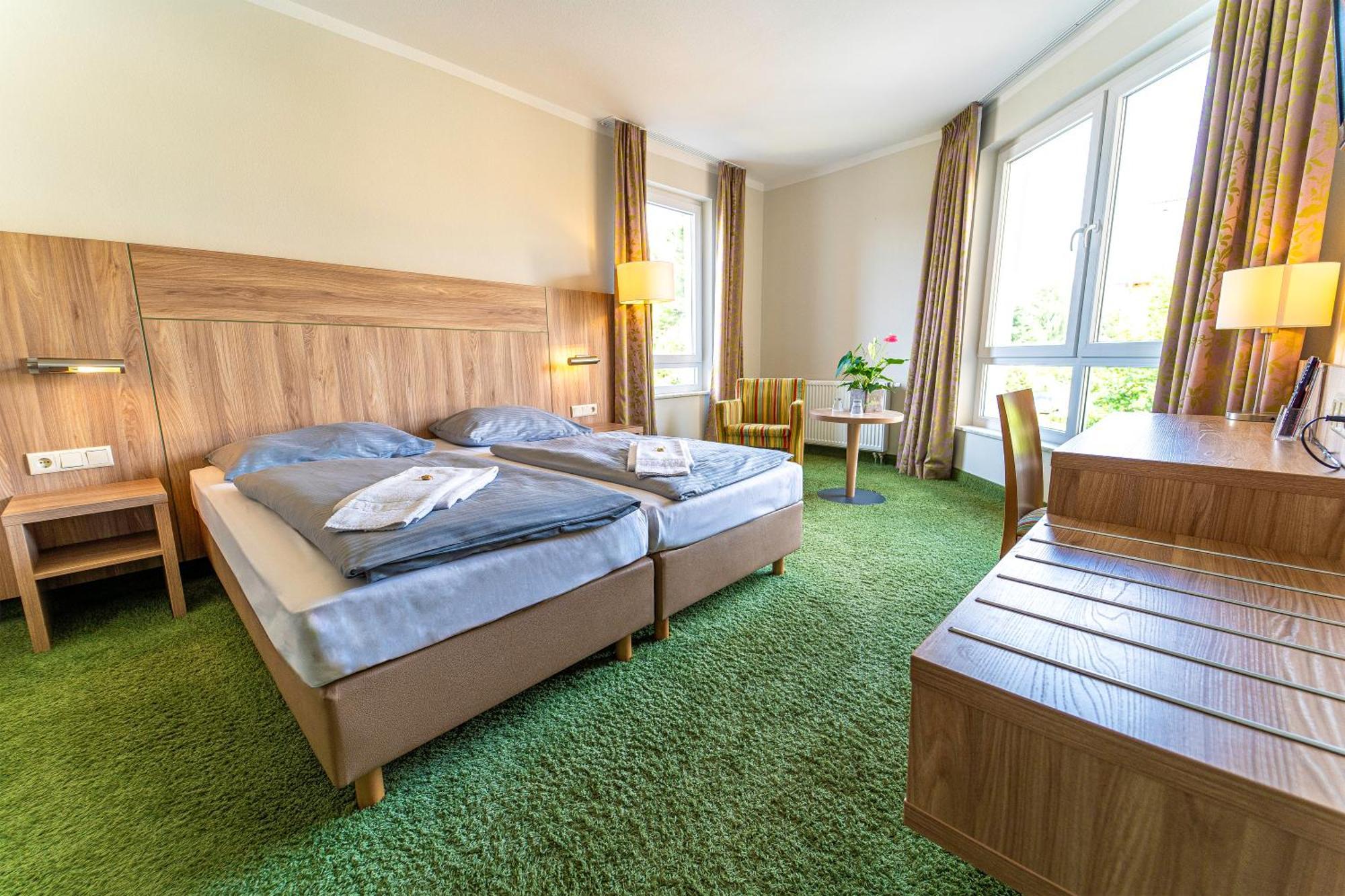 Seehotel am Suedhorn Wendisch Rietz Exterior foto